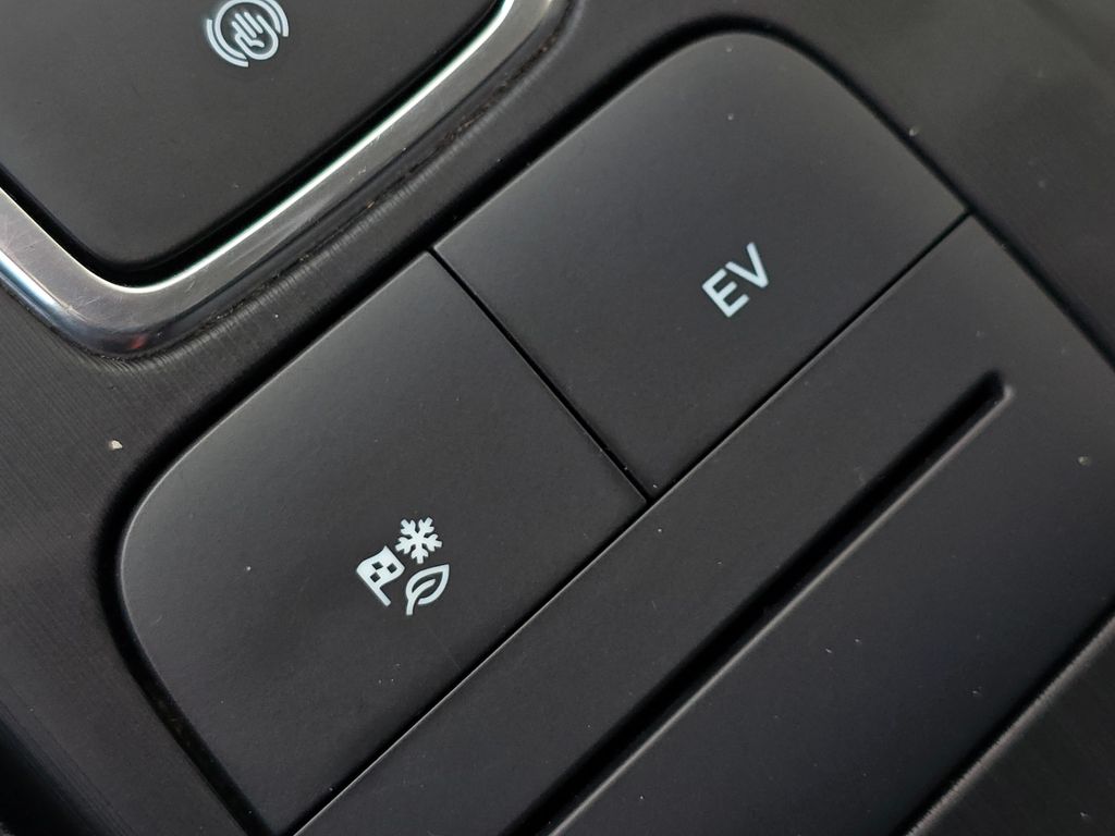 2022 Ford Escape Plug-In Hybrid SE photo 30