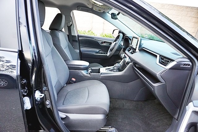 Used 2024  Toyota XLE image 10