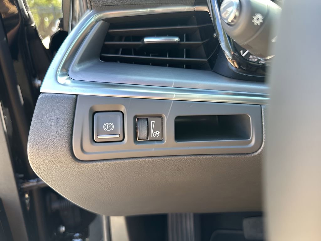 2025 Cadillac XT5 Luxury photo 25