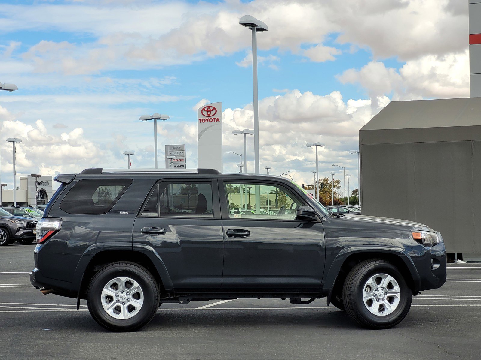 2024 Toyota 4Runner SR5 photo 3