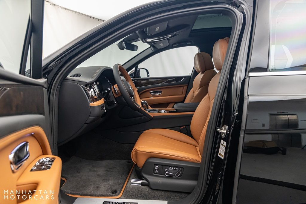 2024 Bentley Bentayga EWB photo 11
