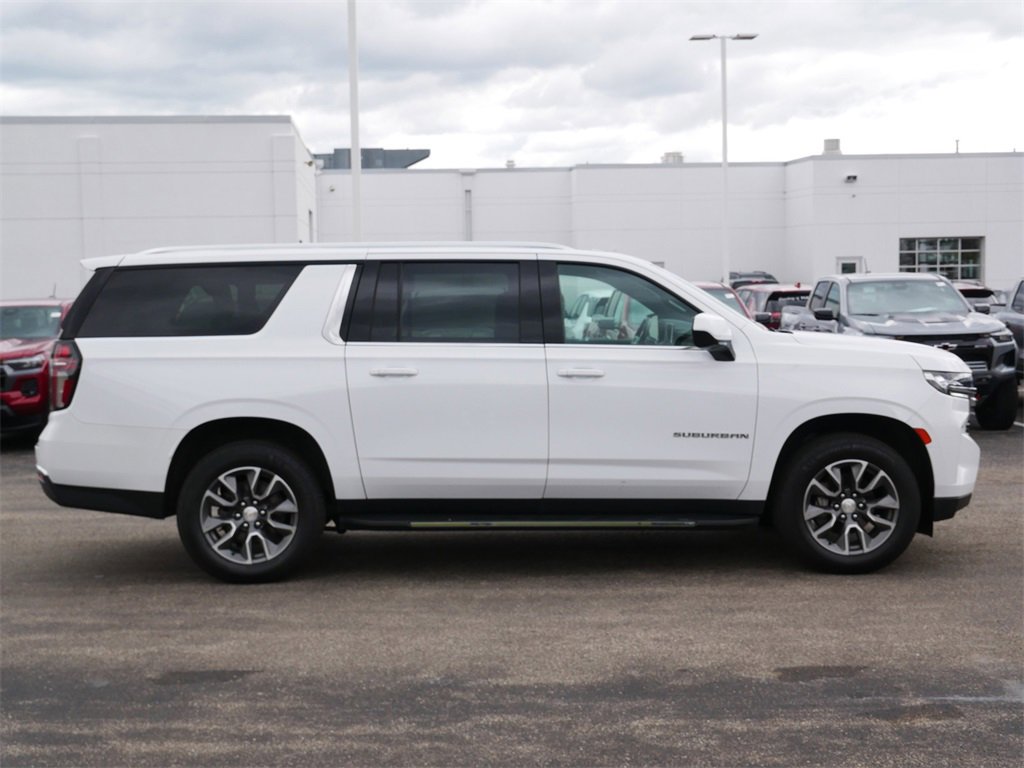 2021 Chevrolet Suburban LT photo 8