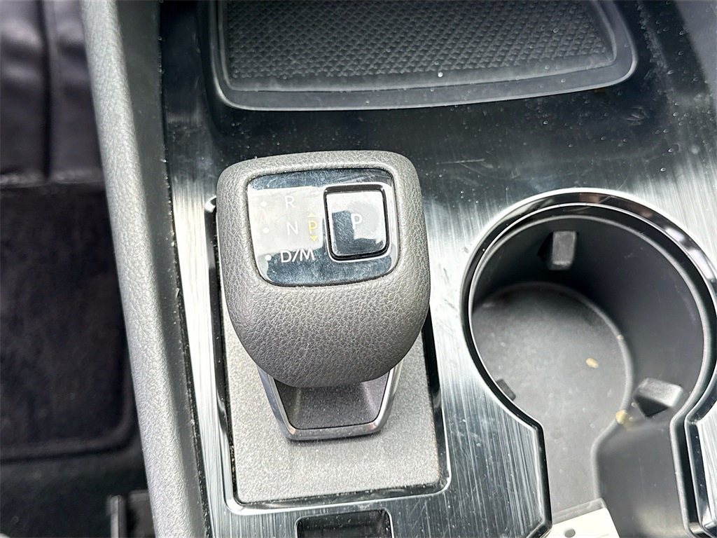 2023 Nissan Rogue SV photo 18