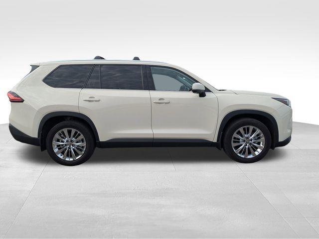 2024 Toyota Grand Highlander XLE photo 6