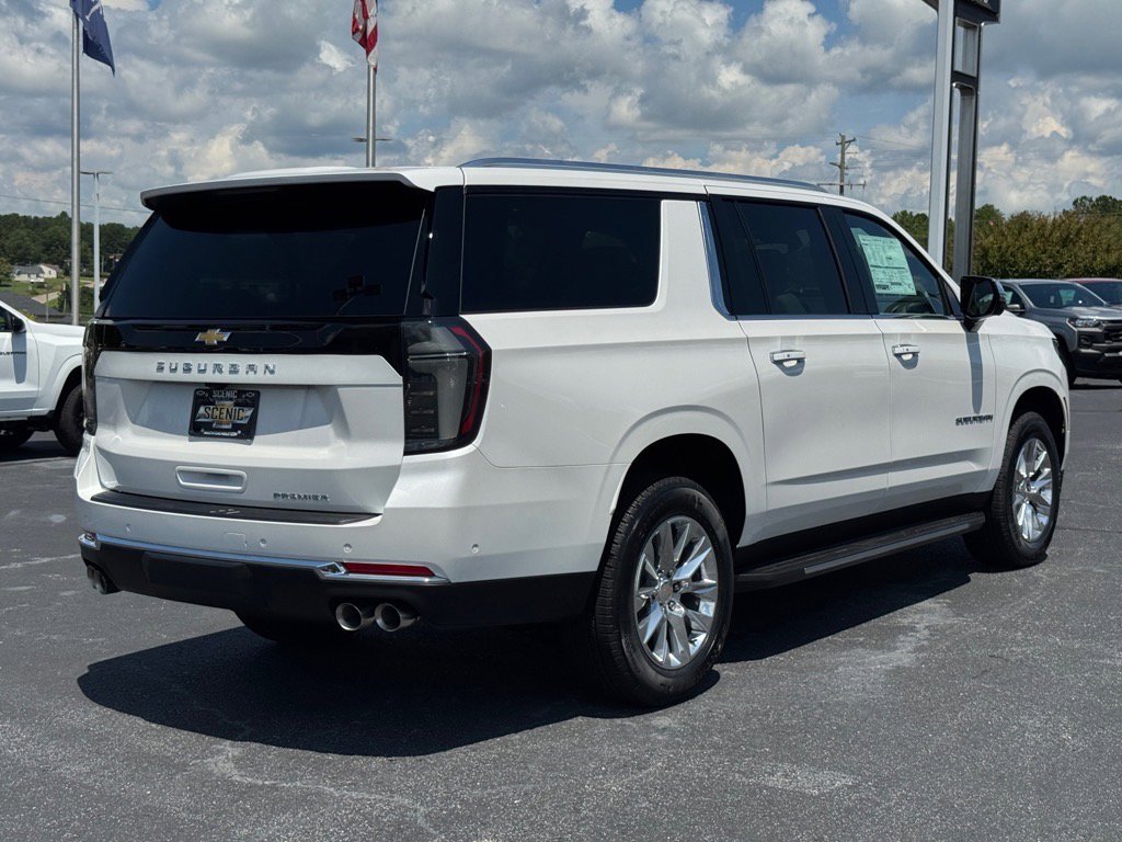 2025 Chevrolet Suburban Premier photo 3