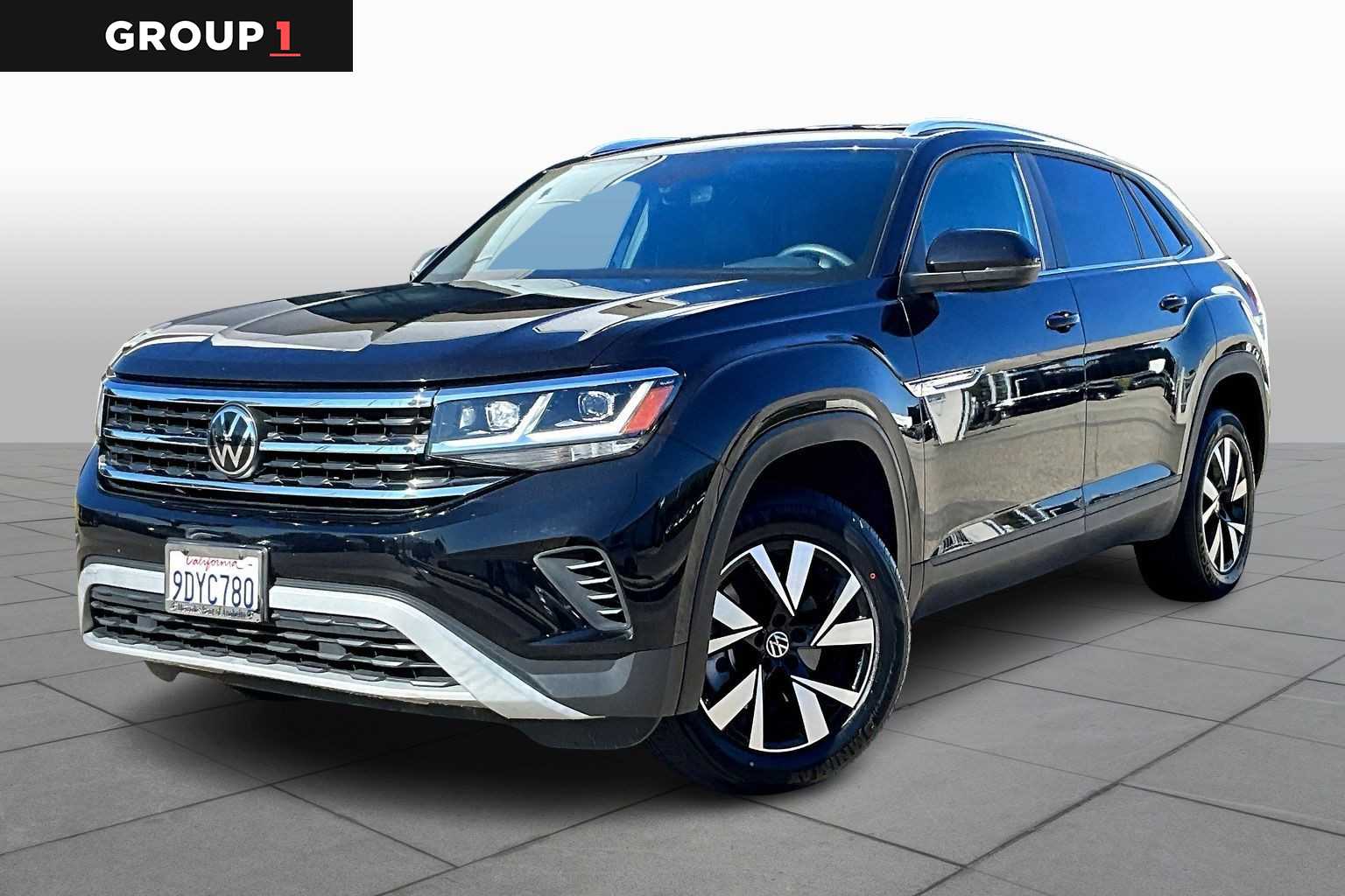 2023 Volkswagen Atlas Cross Sport SE's photo