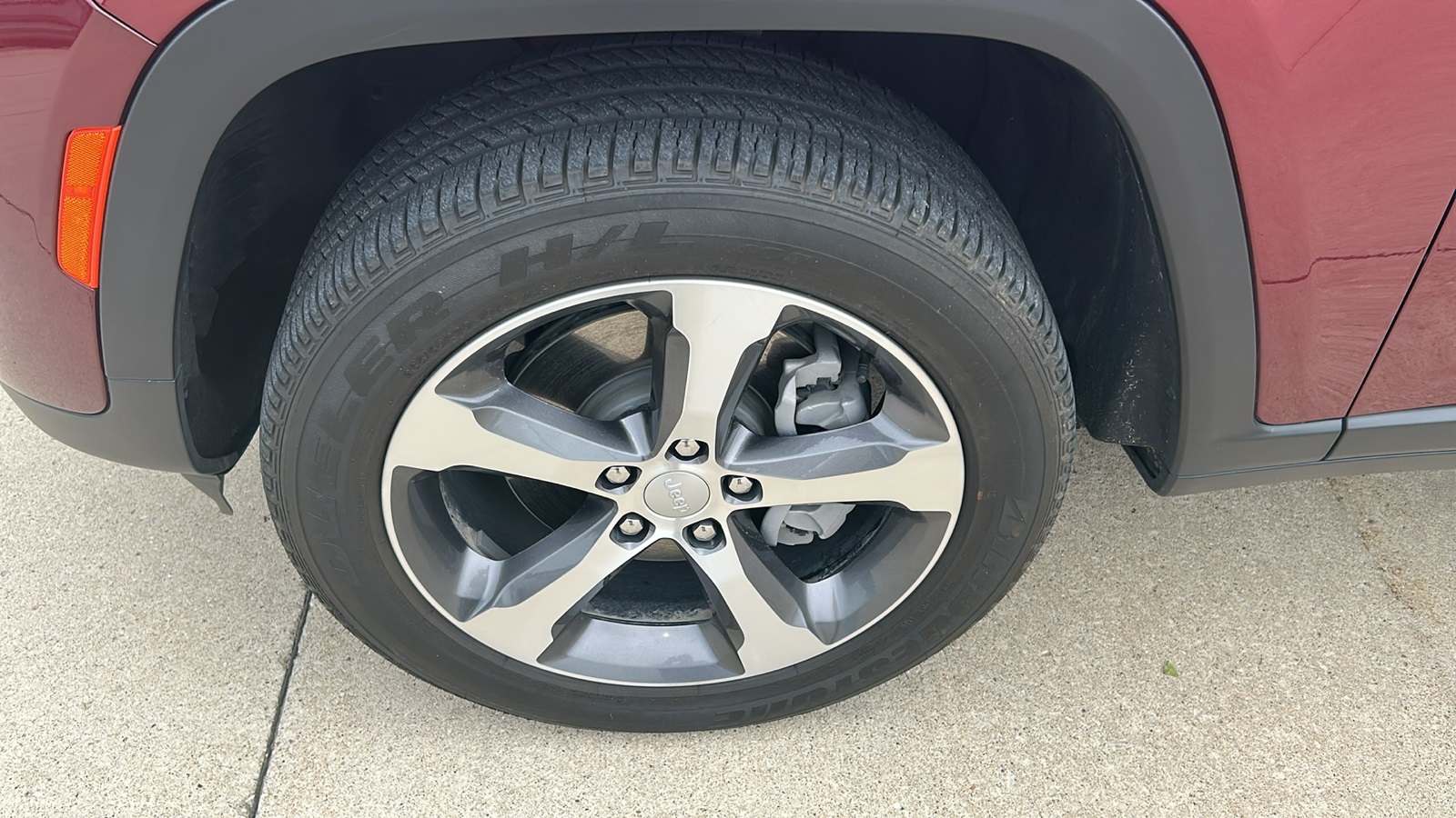 2023 Jeep Cherokee Base photo 9