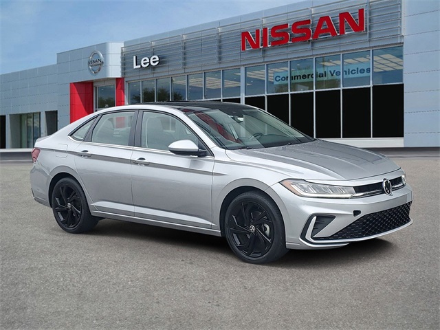 2025 Volkswagen Jetta SE's photo