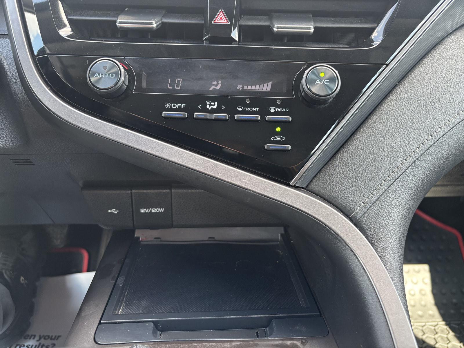 2021 Toyota Camry SE photo 25