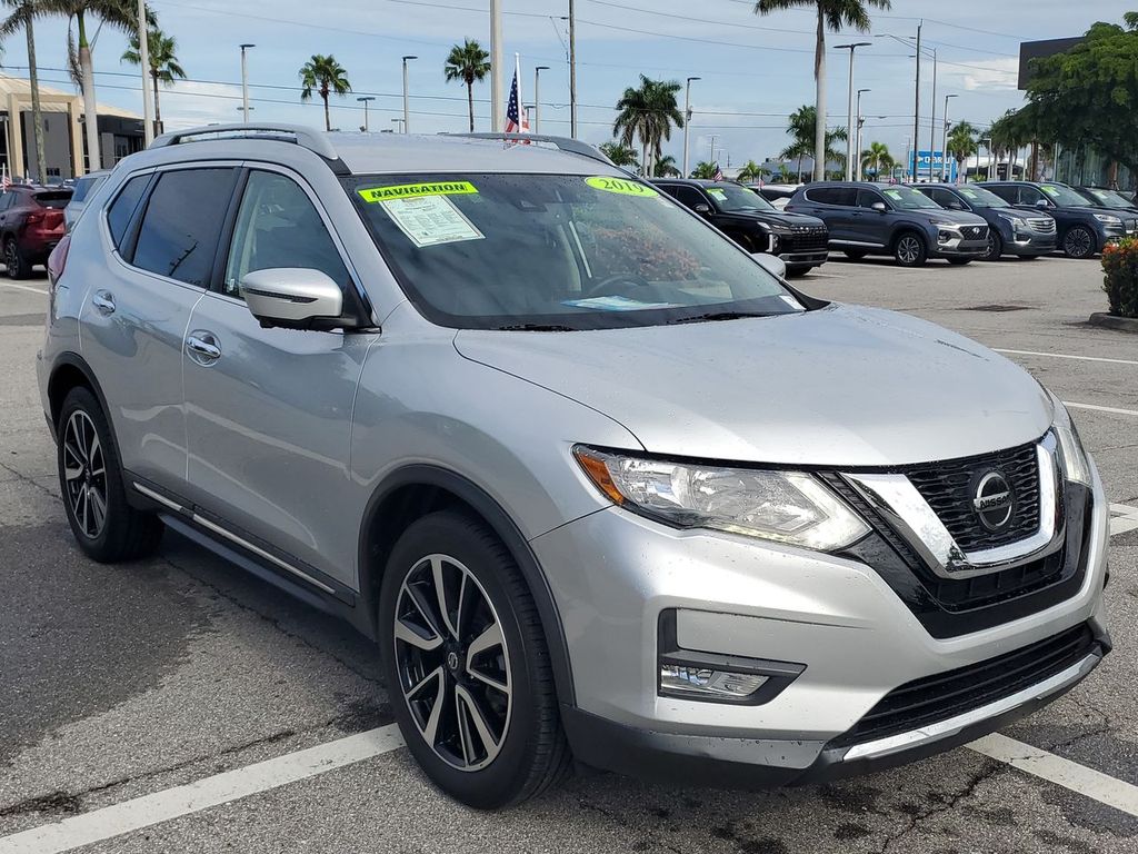 2019 Nissan Rogue SL photo 9