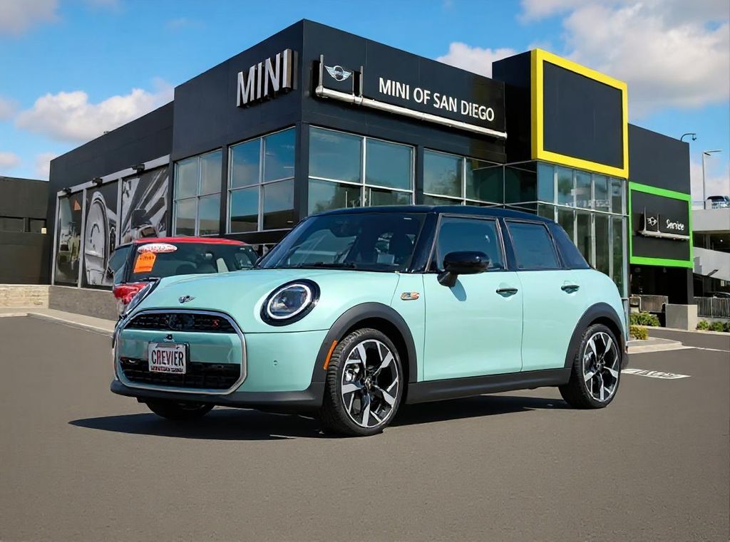 2026 MINI Hardtop 4 Door S's photo