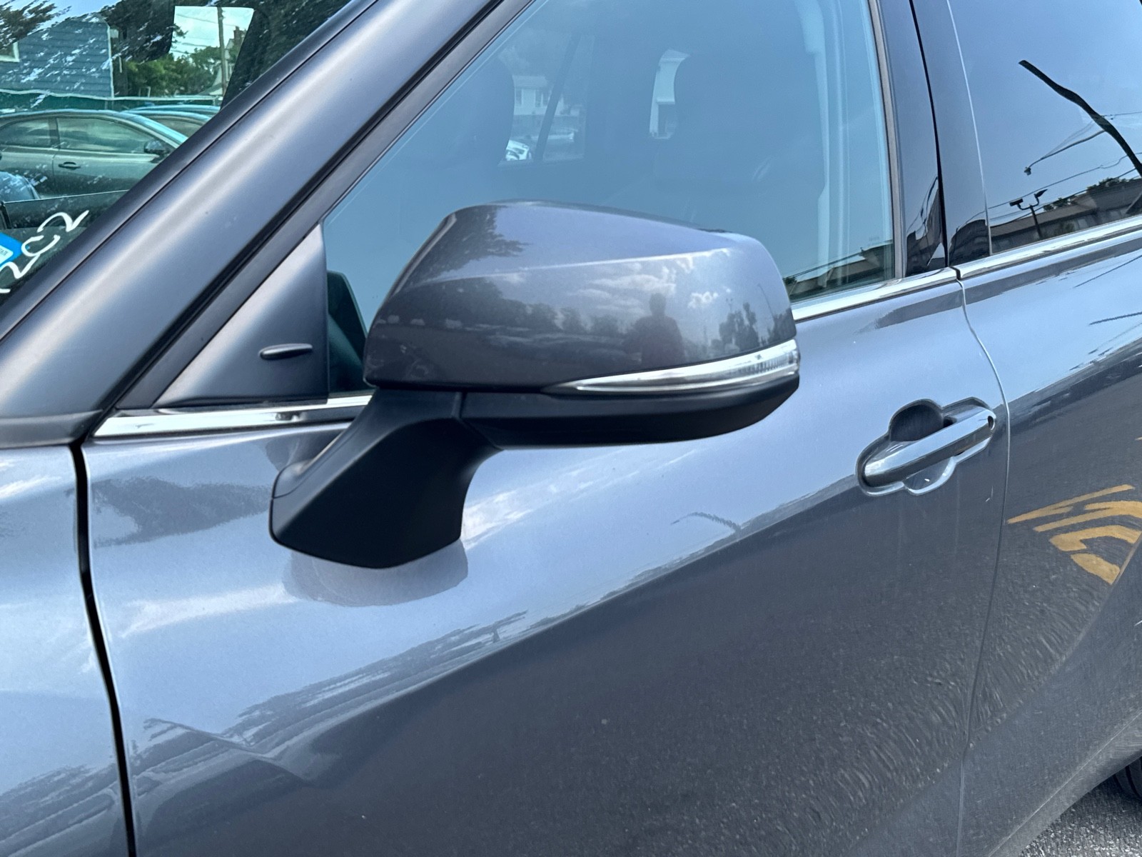 2021 Toyota Highlander XLE photo 30