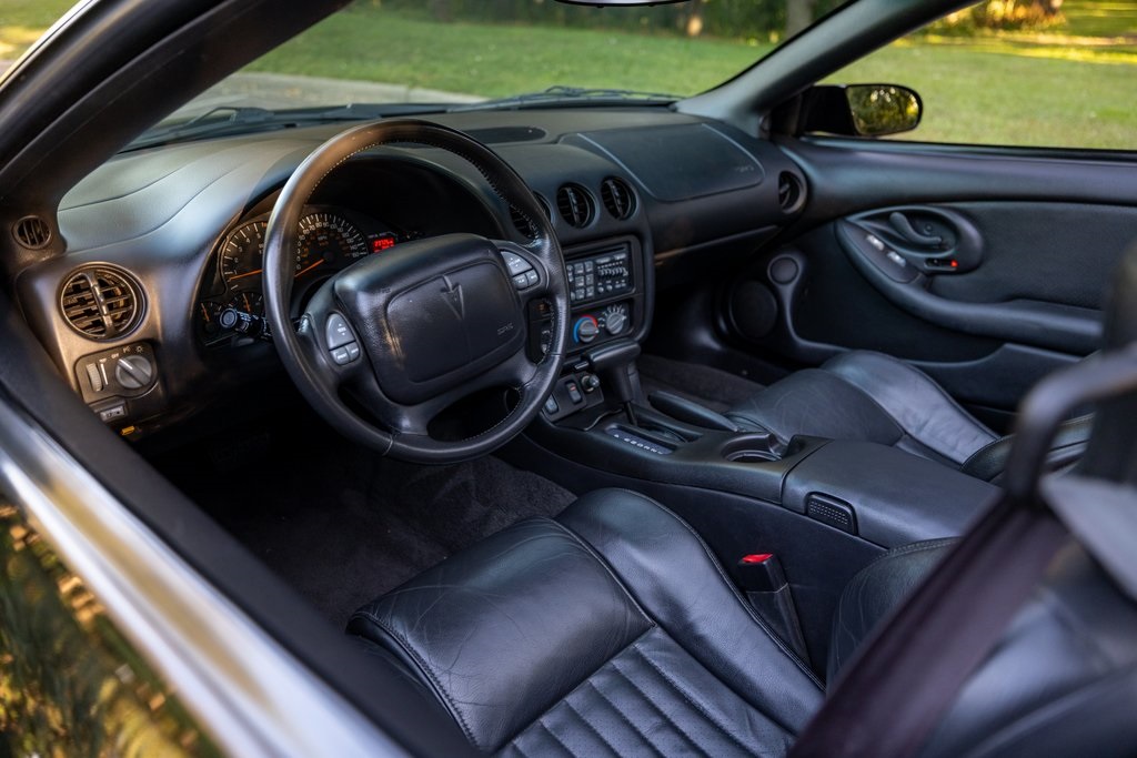 2002 Pontiac Firebird TRANS AM photo 2