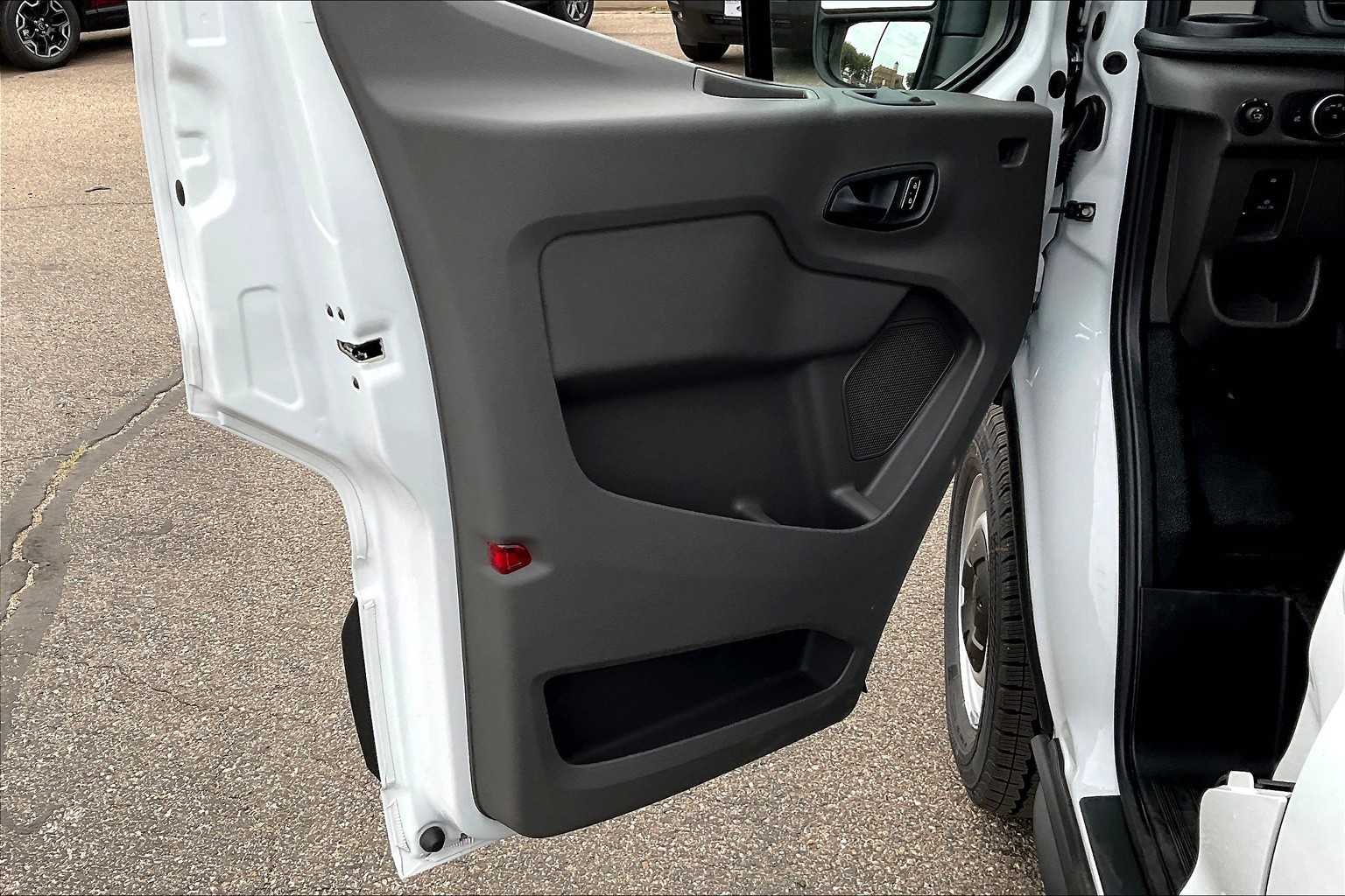 2025 Ford Transit Cargo Van photo 10