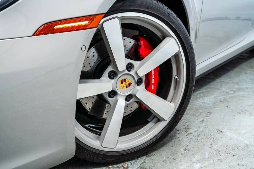 2024 Porsche 911 4S Targa 4 GTS photo 13
