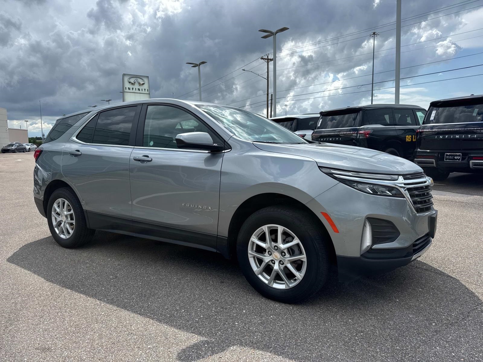 2024 Chevrolet Equinox LT photo 3