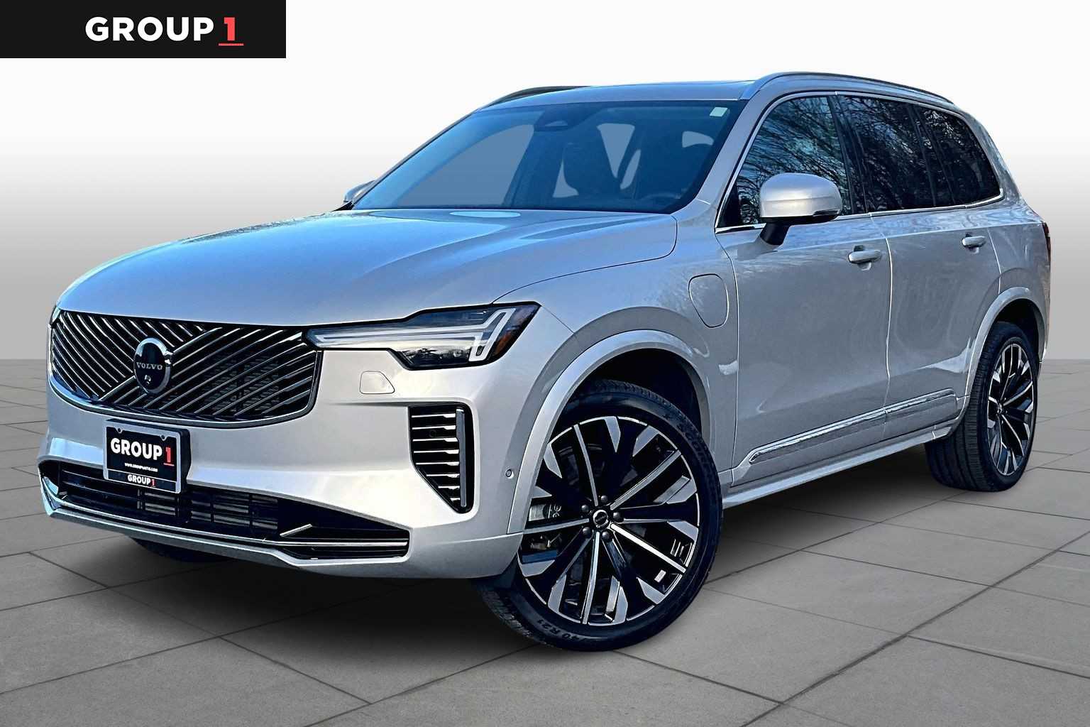 2025 Volvo XC90 Plus's photo