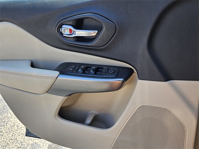 2020 Jeep Cherokee Latitude photo 26