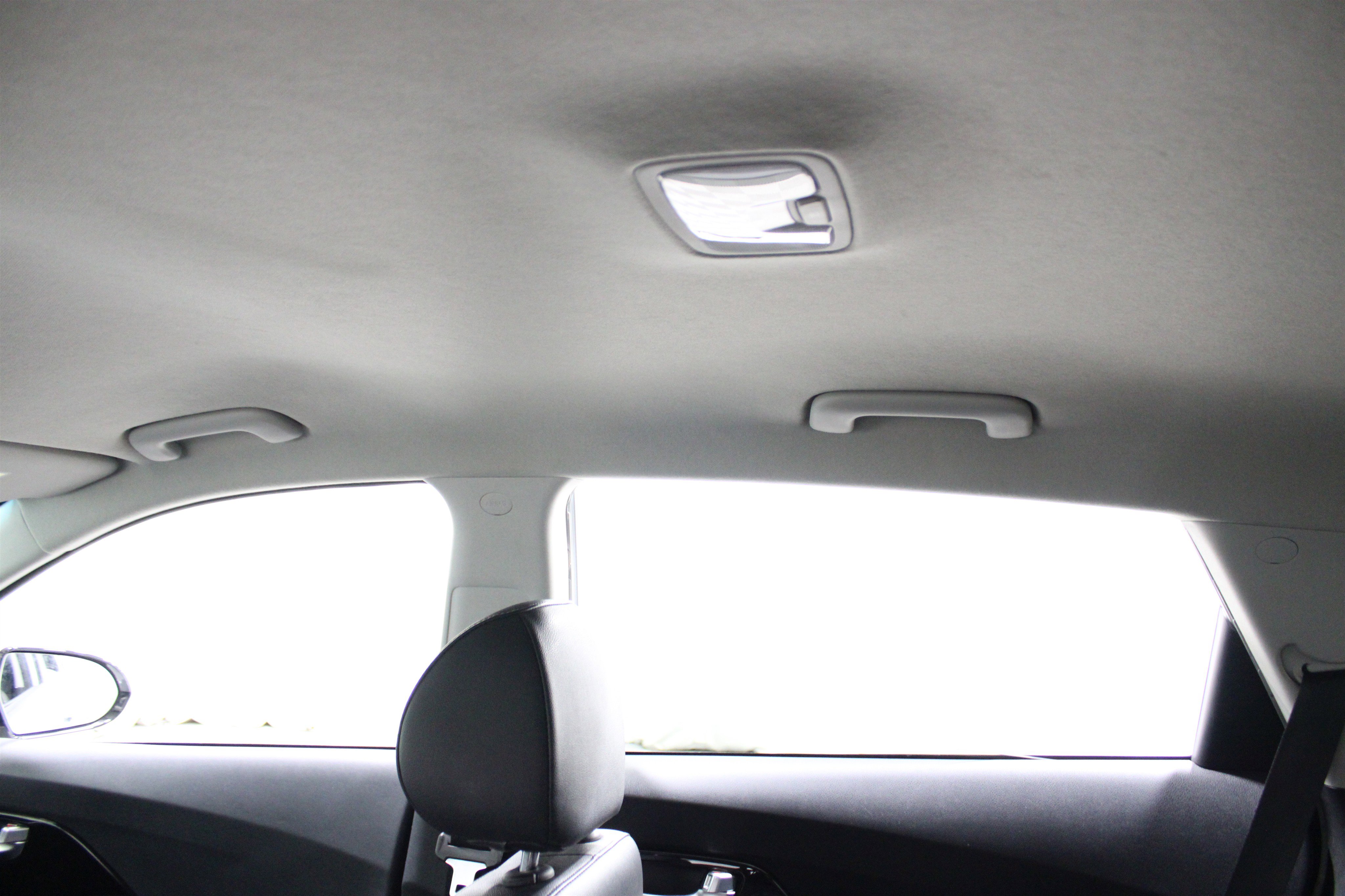 2020 Kia Niro Plug-In Hybrid EX photo 2