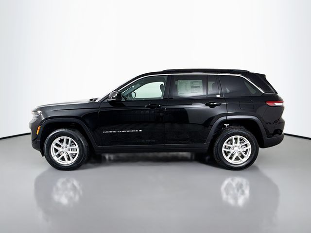 2025 Jeep Grand Cherokee Laredo X photo 4