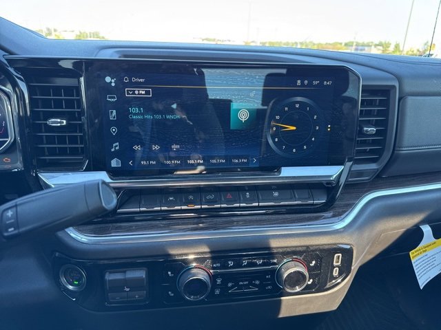 2025 Chevrolet Silverado 1500 LT photo 10