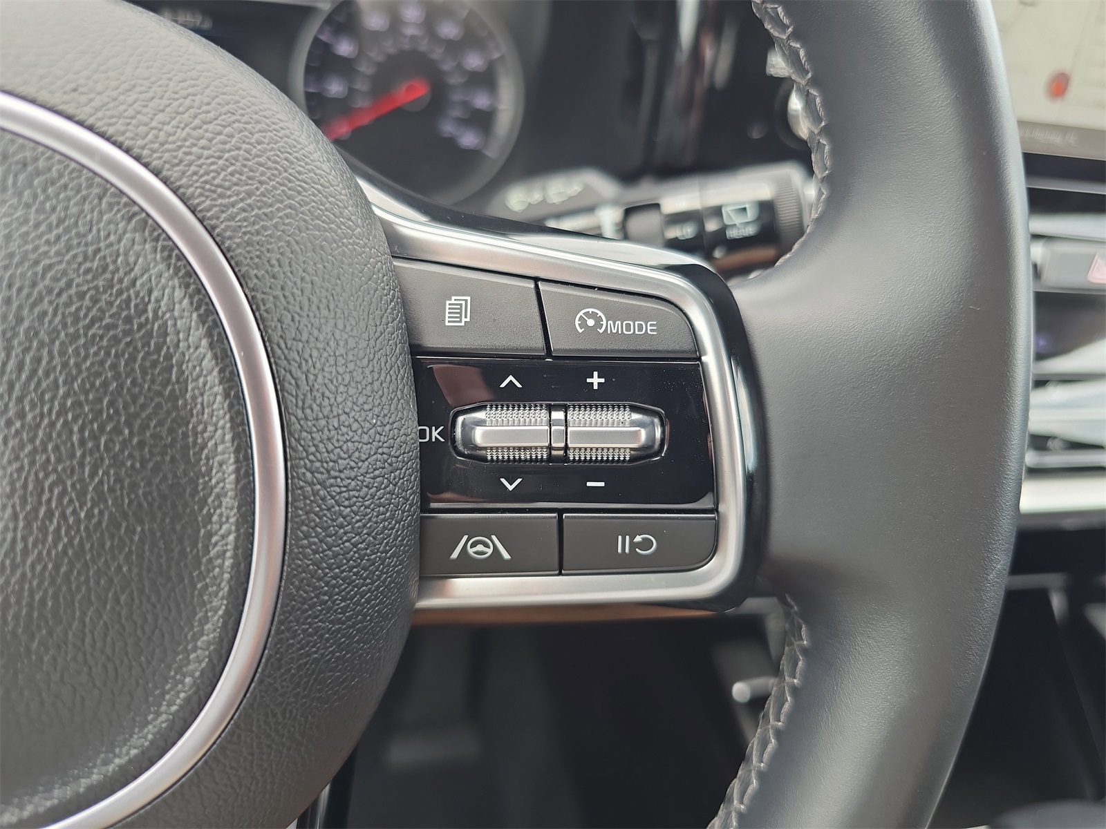 2023 Kia Sorento S photo 22