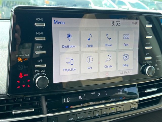 2022 Toyota Sienna XLE photo 11