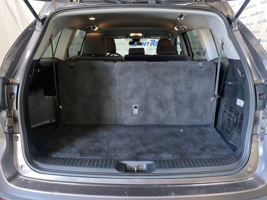 2018 Toyota Highlander LE photo 14