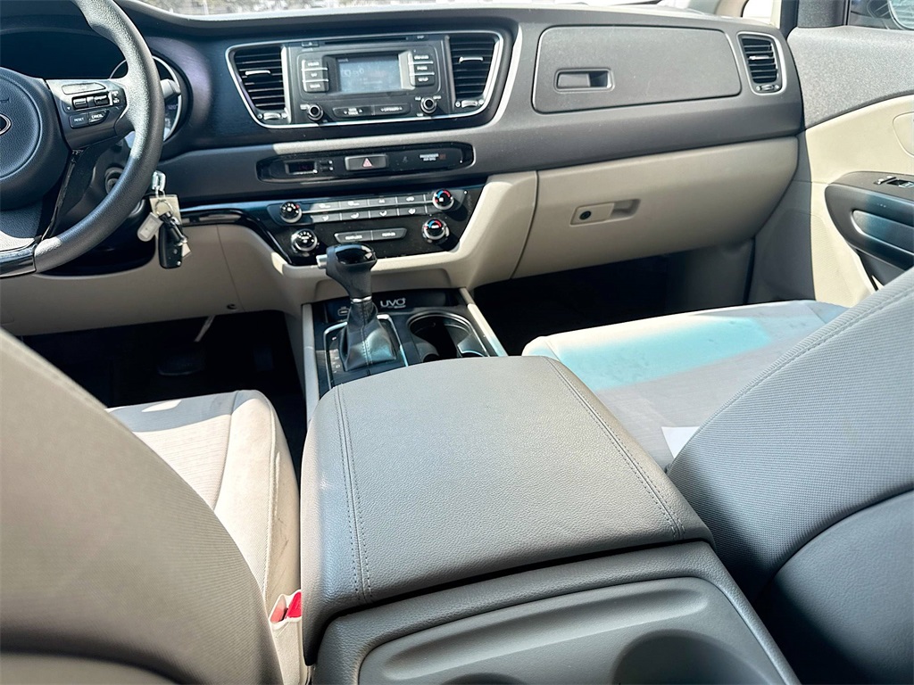 2015 Kia Sedona LX photo 22