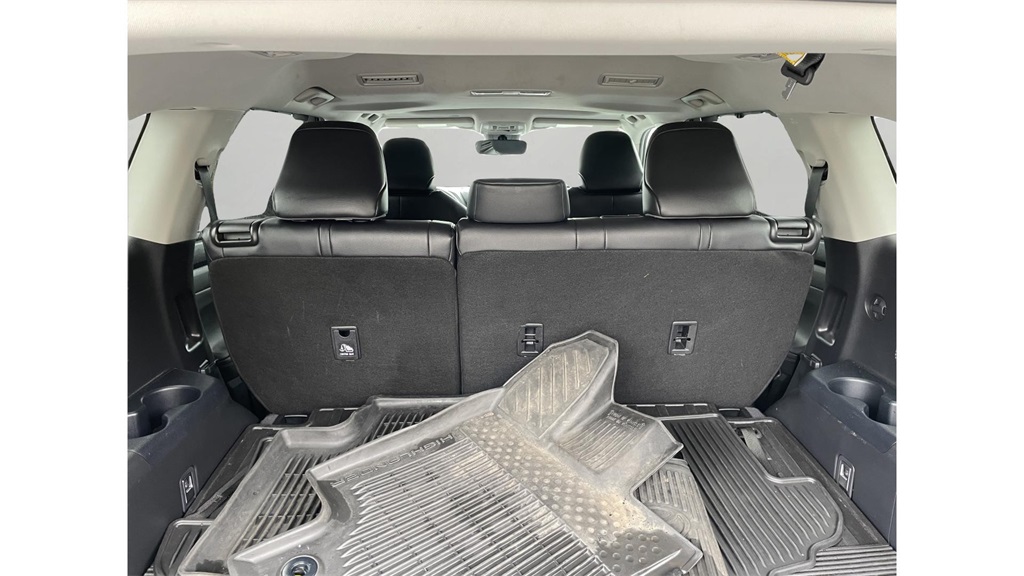 2022 Toyota Highlander XLE photo 9