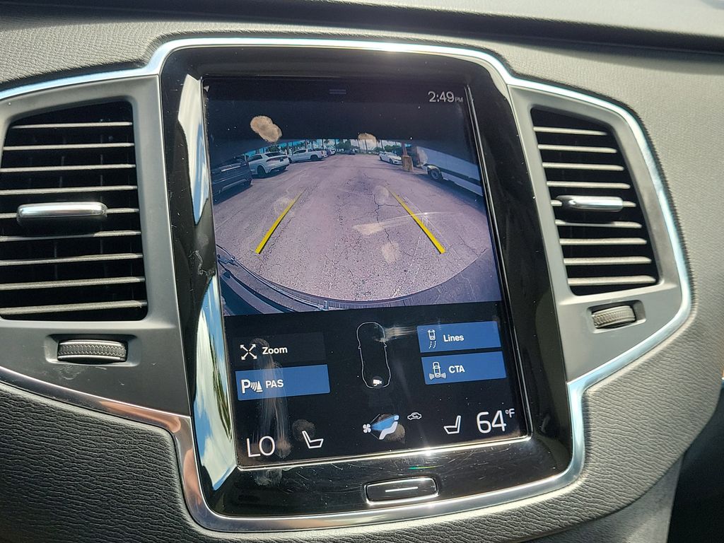 2021 Volvo XC90 T6 Momentum photo 19