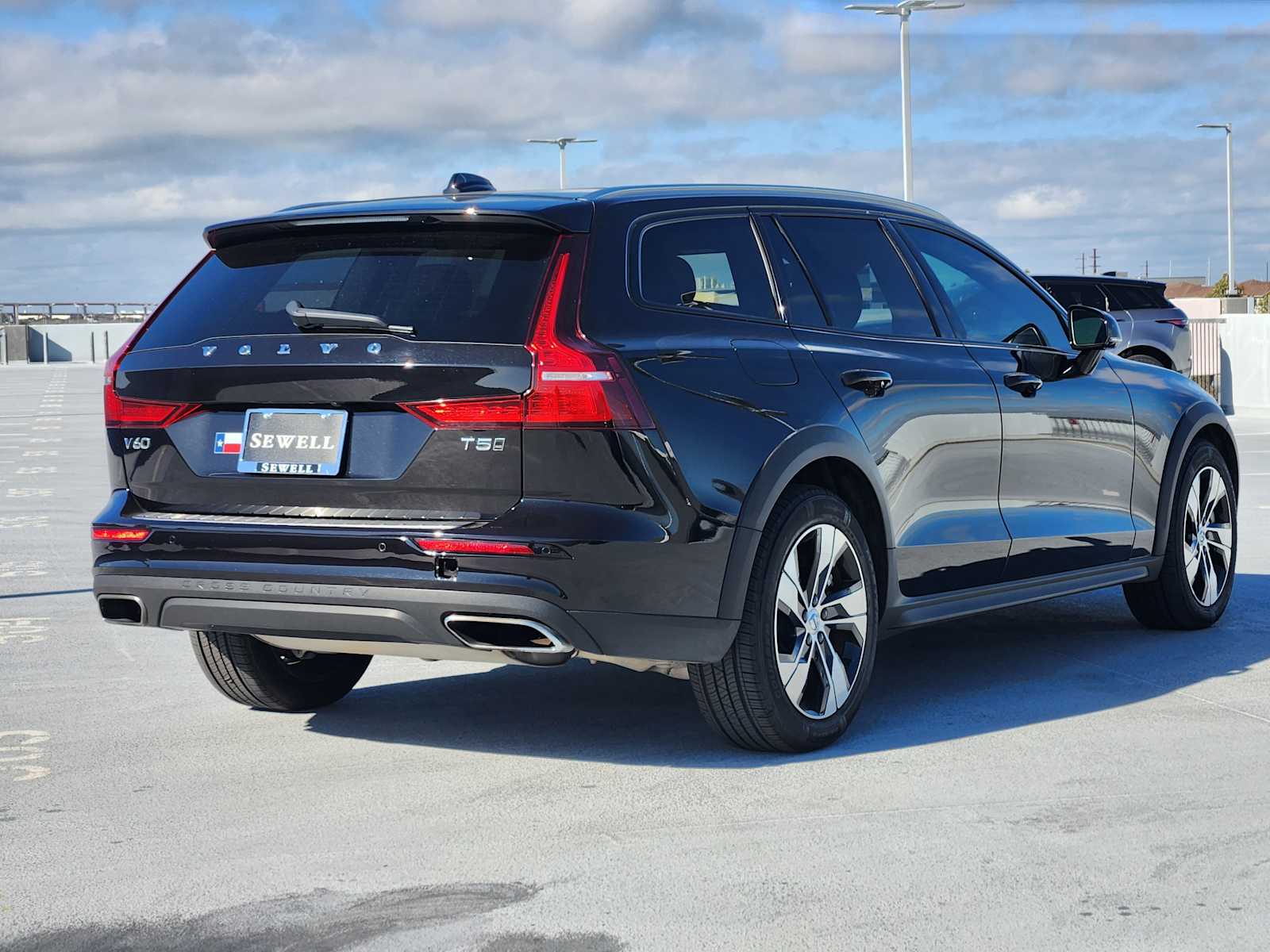 2020 Volvo V60 Cross Country photo 4