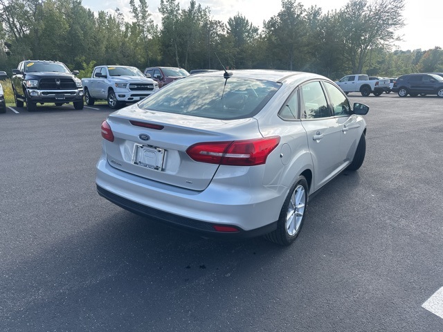 2018 Ford Focus SE photo 6