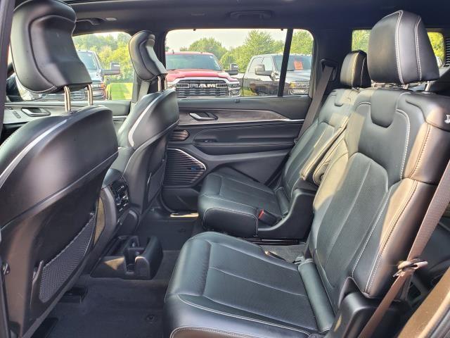 2022 Jeep Grand Cherokee Overland photo 19