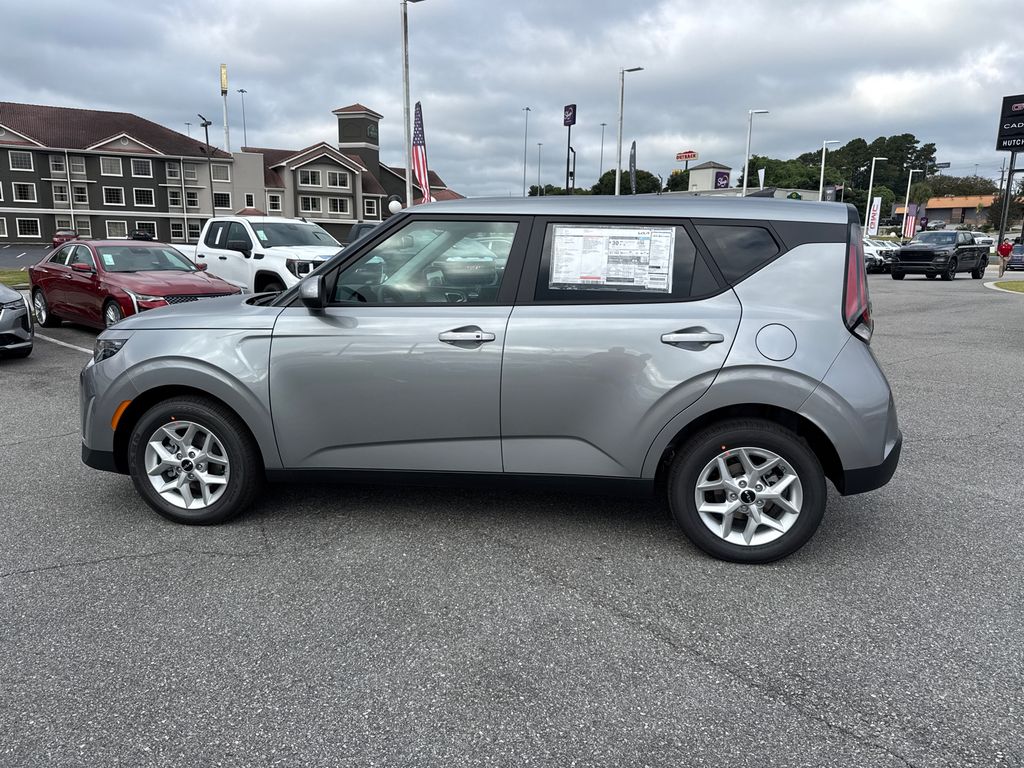 2025 Kia Soul LX S photo 3