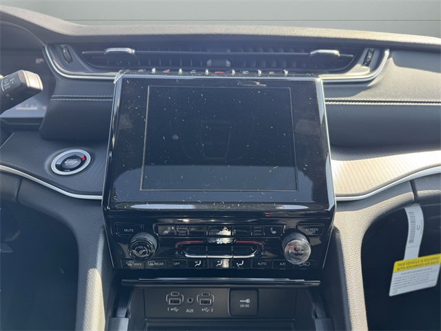 2025 Jeep Grand Cherokee Altitude X photo 14