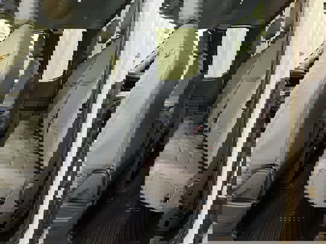 New 2025 OXFORD WHITE Ford XL image 17