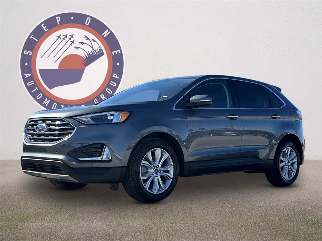 2022 Ford Edge Titanium's photo