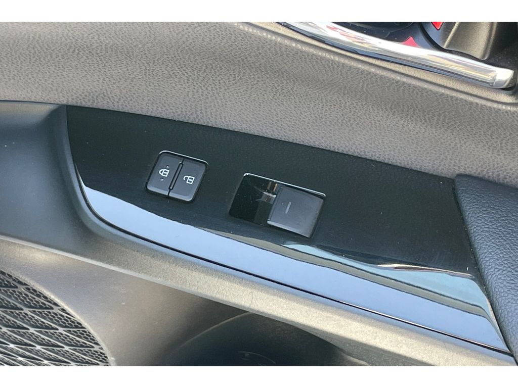 2022 Toyota Prius Prime XLE photo 20