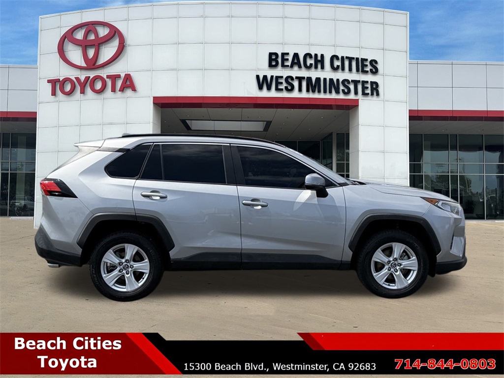 2021 Toyota RAV4 XLE photo 13