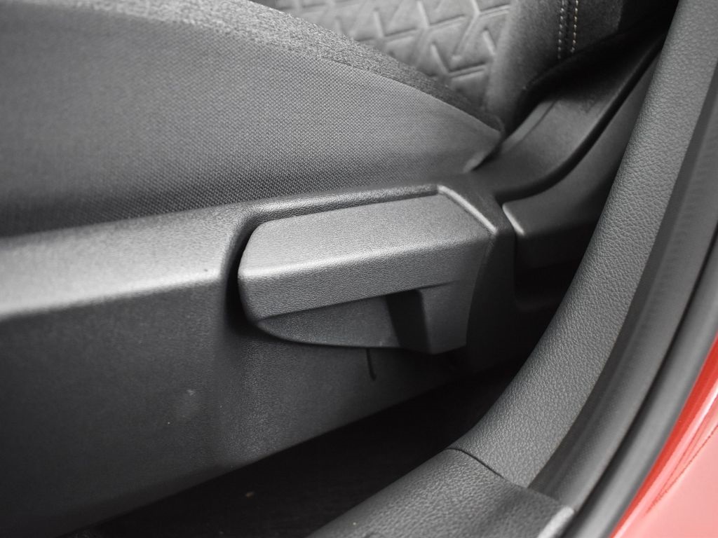 2026 Nissan Kicks SV photo 26
