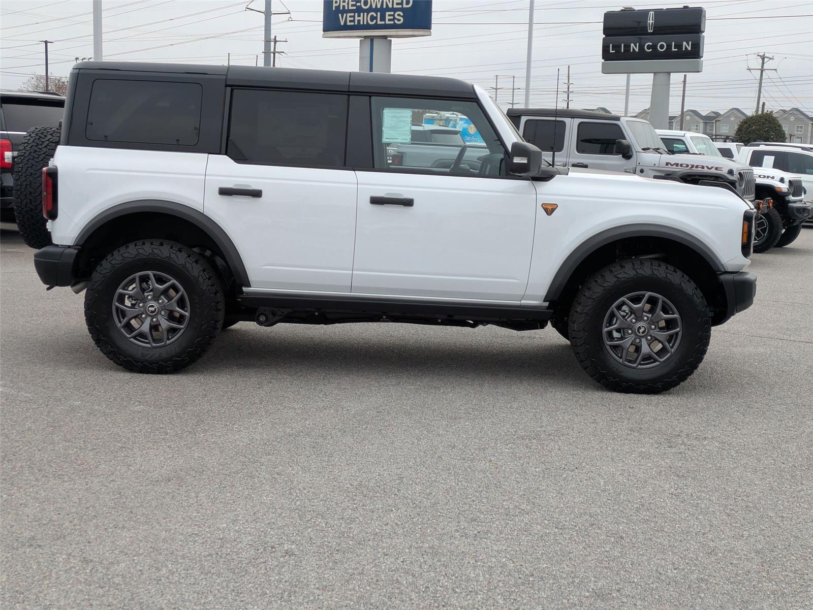 2025 Ford Bronco Badlands photo 4