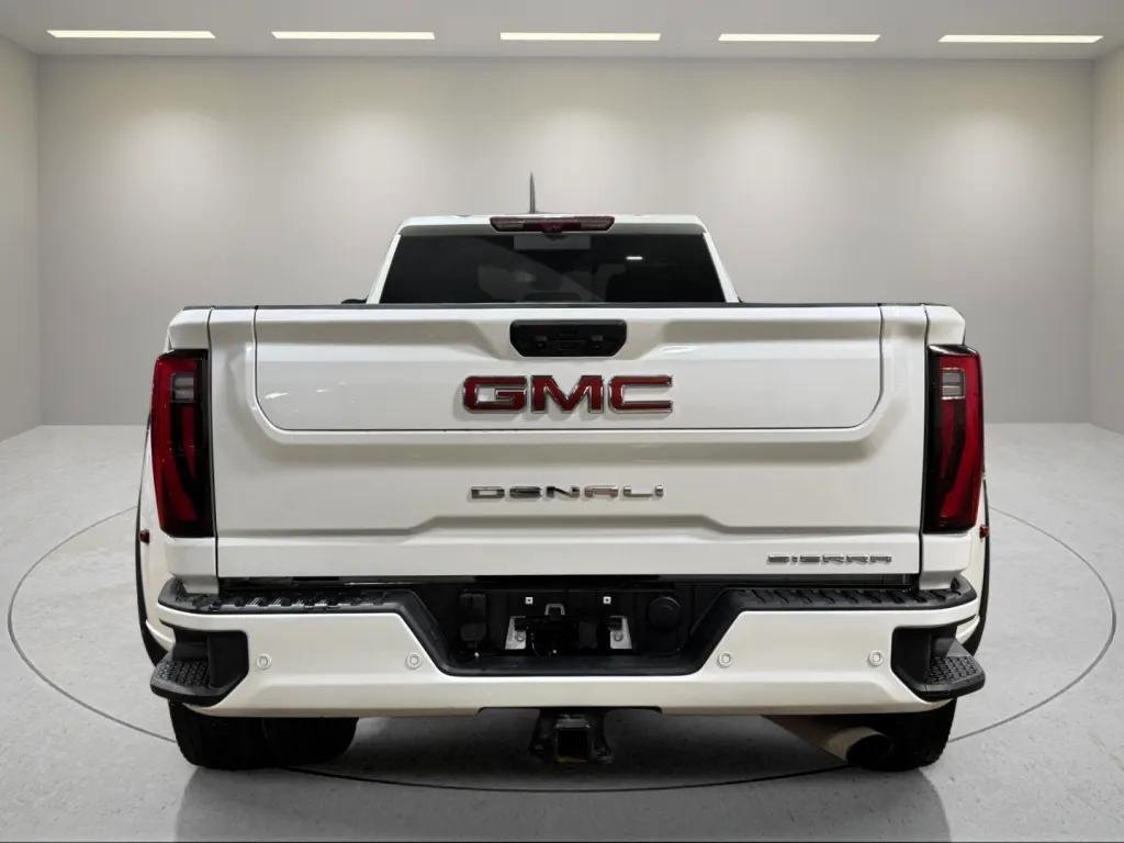 2024 Gmc Sierra 3500 HD Denali photo 3