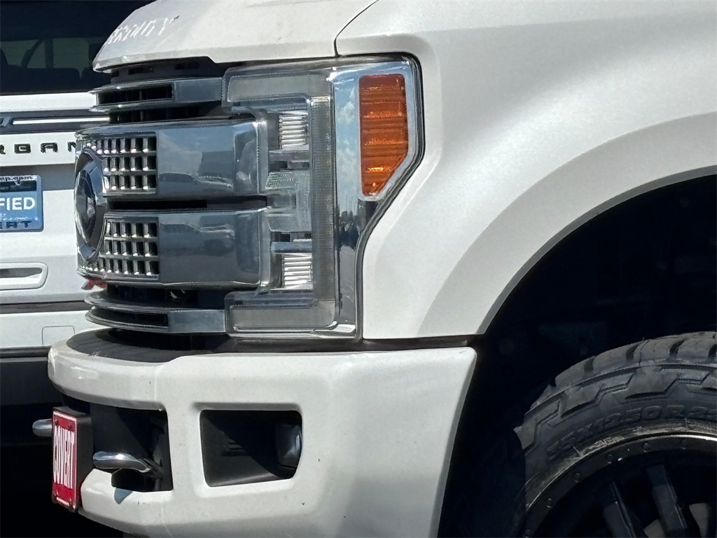 2018 Ford F-250 Platinum photo 3