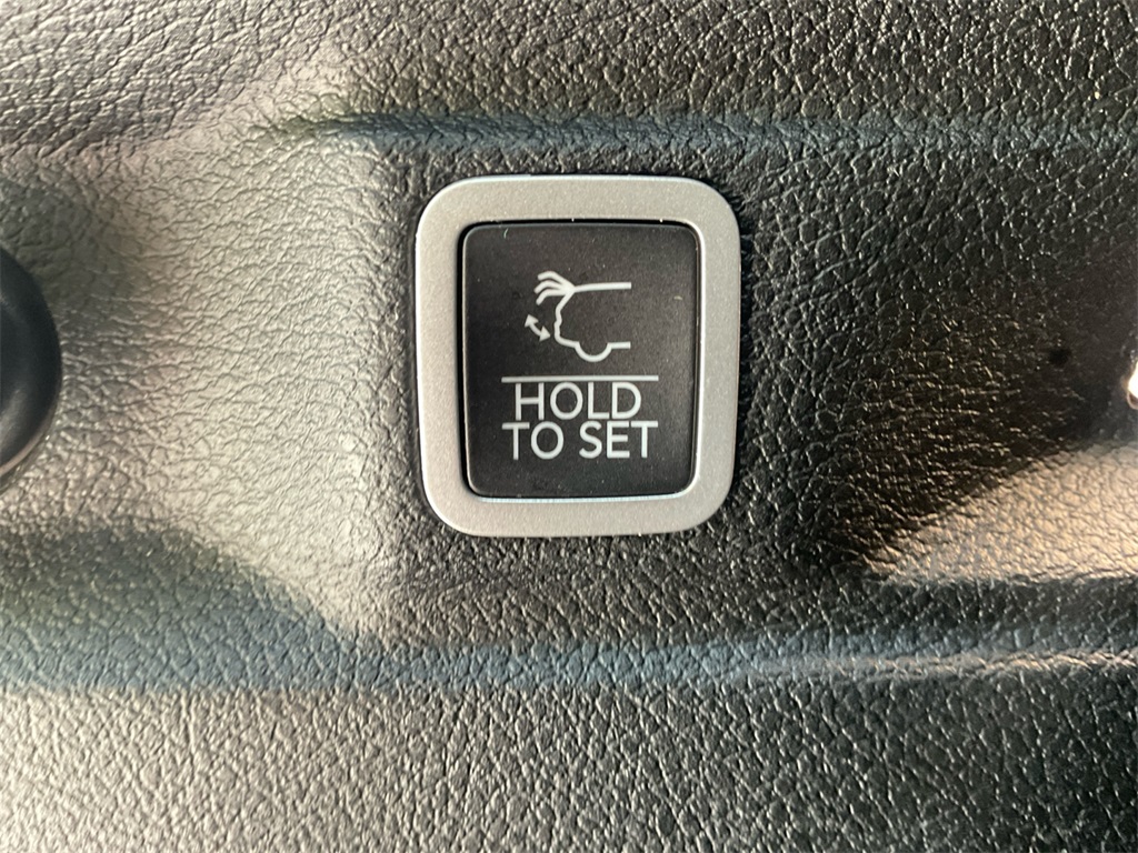 2024 Jeep Grand Cherokee Altitude photo 27