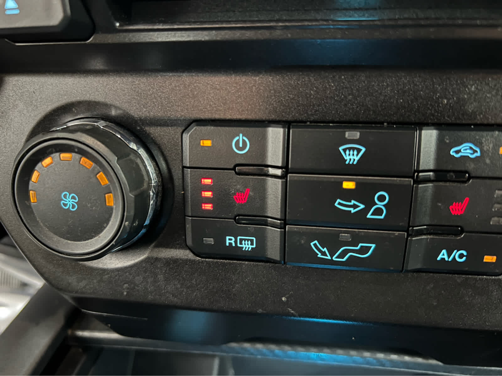 2018 Ford F-150 XLT photo 23