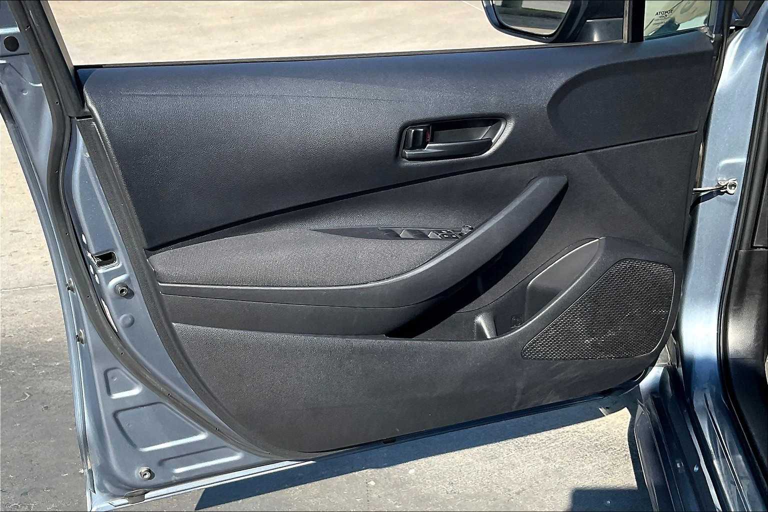 2024 Toyota Corolla LE photo 19