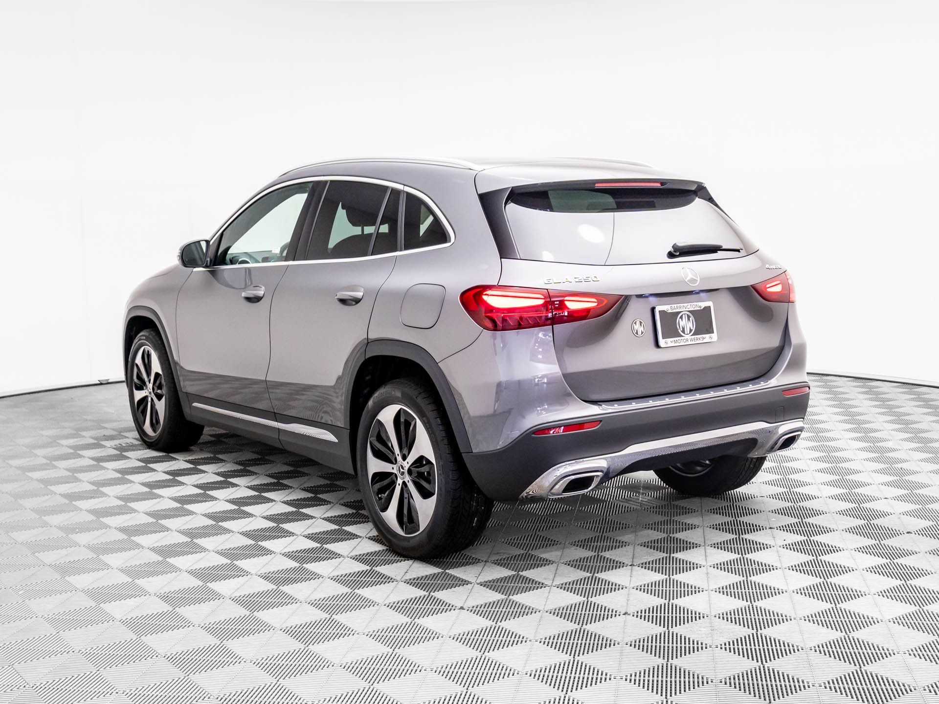 2026 Mercedes Benz GLA 250 4MATIC photo 2