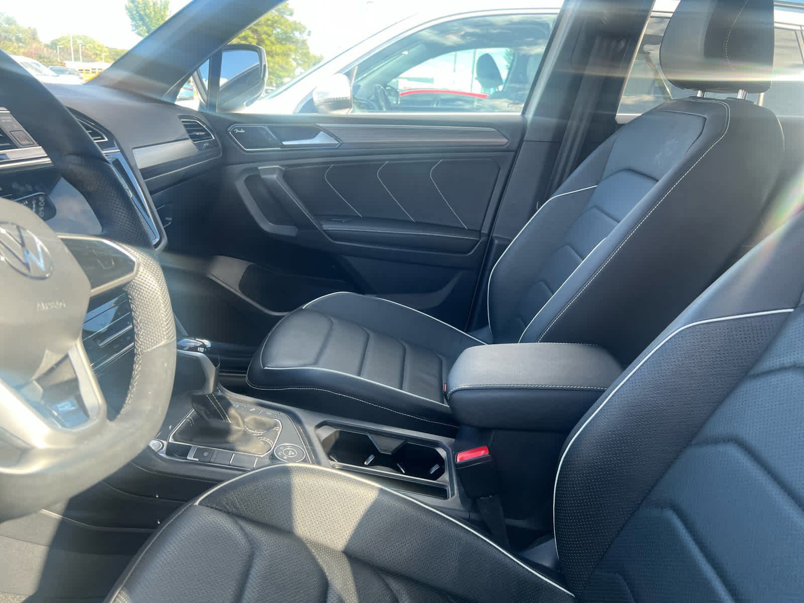 2024 Volkswagen Tiguan SEL R-Line Black photo 4
