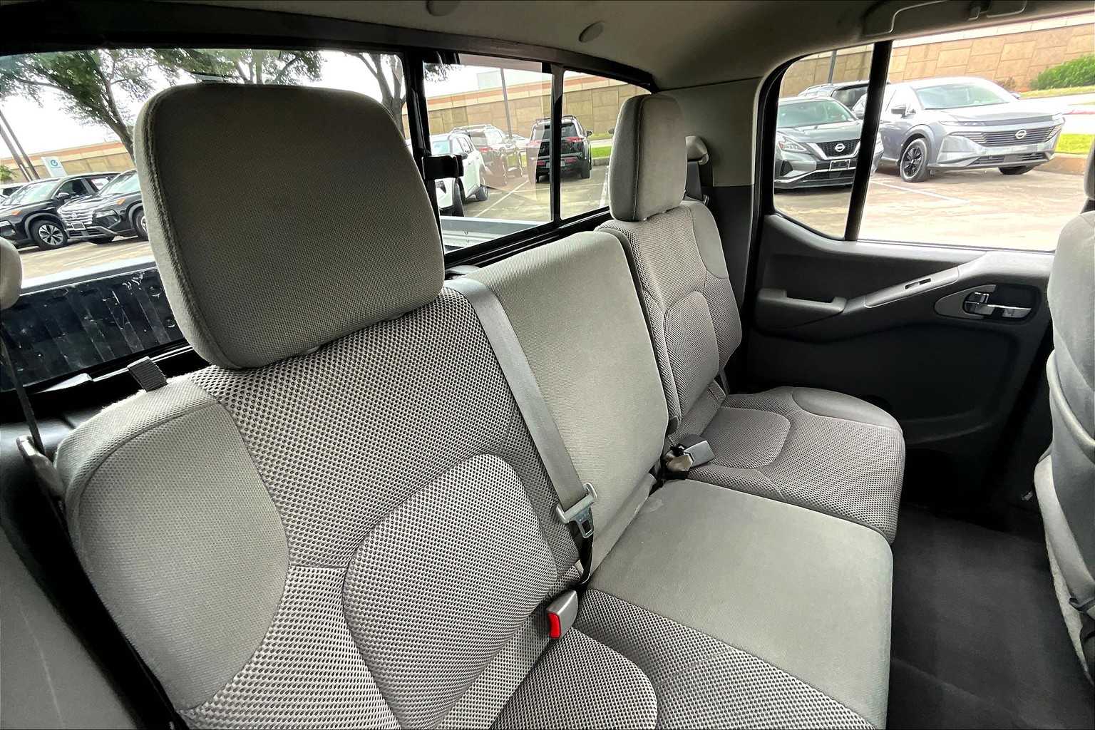 2020 Nissan Frontier SV Crew Cab photo 17